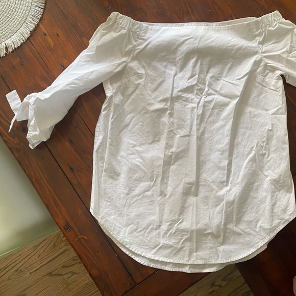 Aritzia babaton white off the shoulder blouse with 3/4 sleeves. Cotton. Size s - Picture 2 of 3